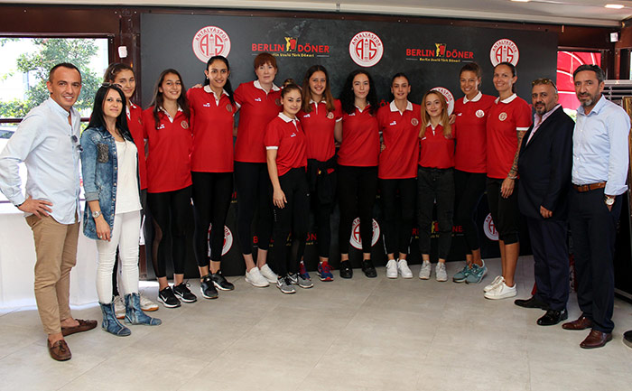Berlin Döner Antalyaspor Moral Depoladı