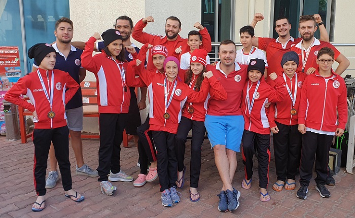 Yüzme Takımından 26 Altın Madalya