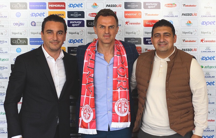 Stjepan Tomas İmzayı Attı