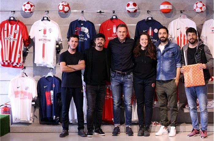 Tomas’tan Antalyaspor Store’a Ziyaret