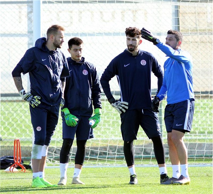 Antalyaspor’da Kalecilere Özel Antrenman