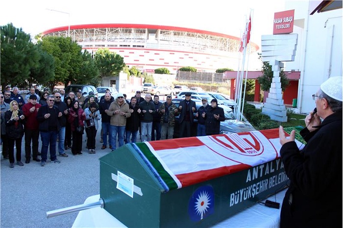 İsmet Sevin Toprağa Verildi
