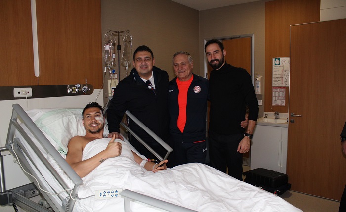 Adis Jahovic En Az Bir Ay Yok