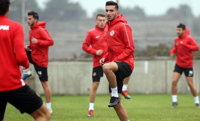 Serik Belediyespor Batuhan’ı Renklerine Bağladı