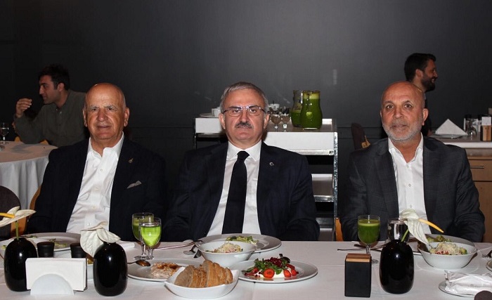 İki Takımın Yöneticileri Yemekte Buluştu