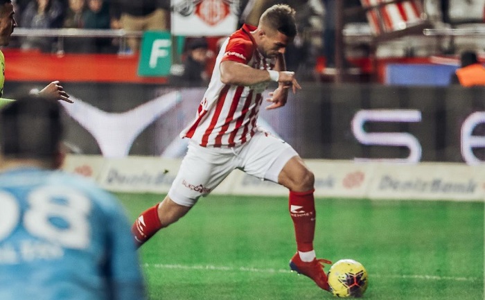 Podolski Oklavayla Gözleme Hamuru Açtı