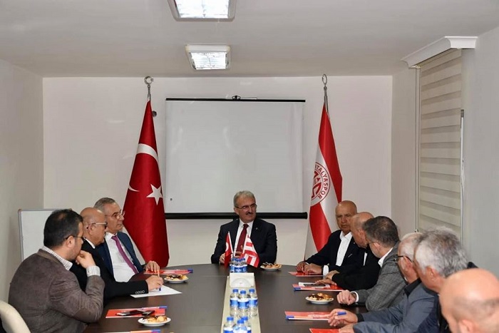 Münir Karaloğlu Antalyaspor’u Ziyaret Etti