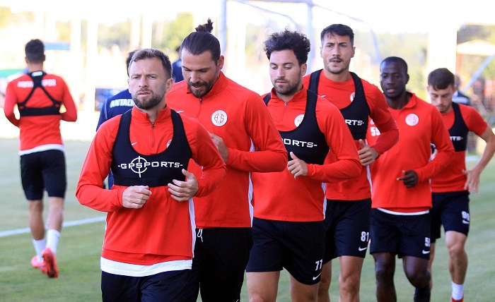 Antalyaspor Çifte Mesai Yaptı