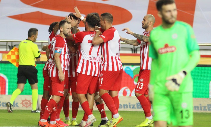 Antalyaspor Yenilmezlik Serisini 10 Maça Çıkardı