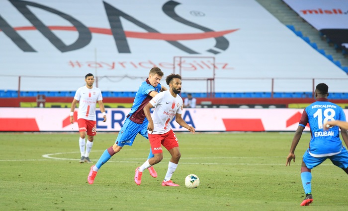 Nazım’dan Antalyaspor’a Duygu Dolu Veda Mesajı