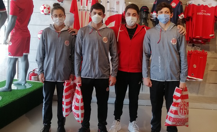 Rekortmen Yüzücüler Unutulmadı