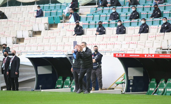 Yanal’dan Oyuncularına Tebrik