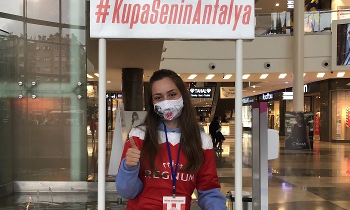 Bayraklar Şehrin Dokuz Noktasında Satışa Çıktı