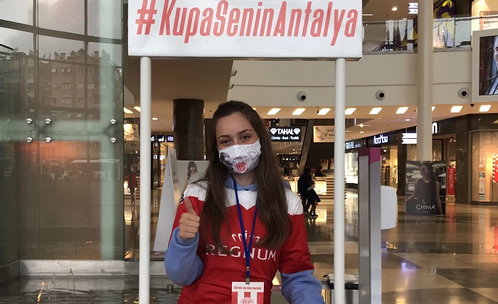 Bayraklar Şehrin Dokuz Noktasında Satışa Çıktı
