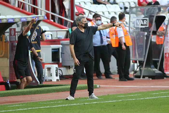 Yanal: “Antalyaspor’a Bir İlki Yaşatmak İstiyoruz”