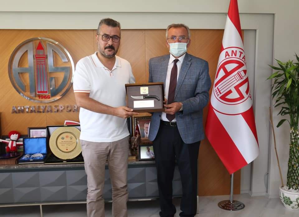 Enver Aputkan Aziz Çetin’i Ziyaret Etti