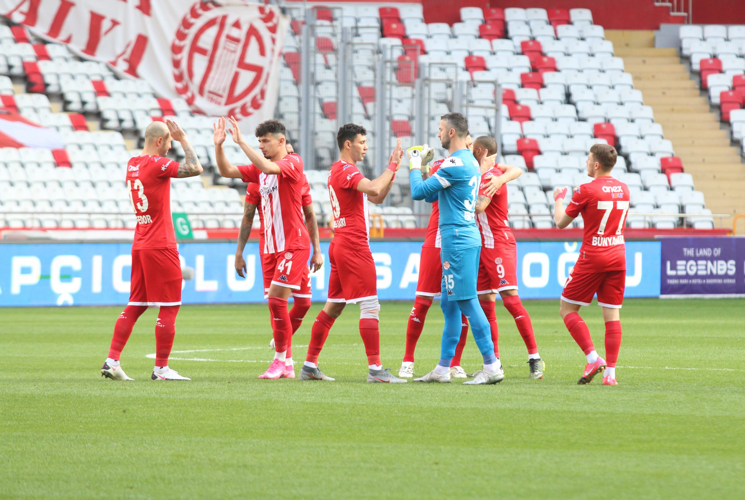 Ferhat’tan Antalyaspor’a Teşekkür