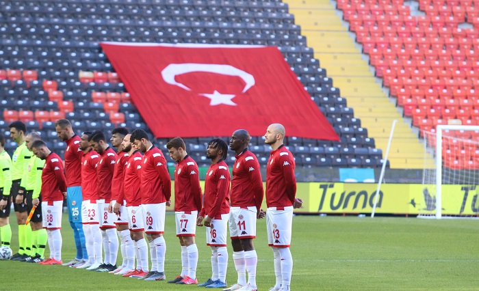 İç Transferde Üç Oyuncuyla Sözleşme İmzalanacak