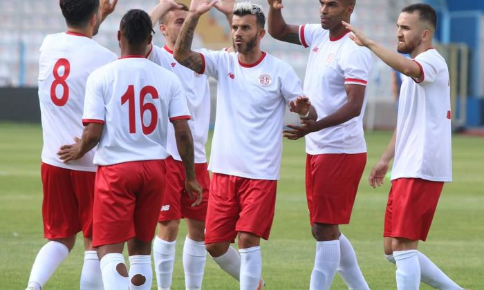 Antalyaspor Erzurum Kampının Son Maçında Galip Geldi: 2-1
