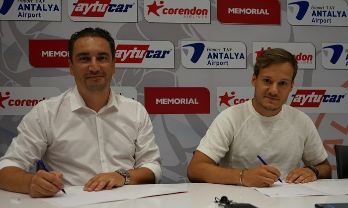 Antalyaspor Milosevic İle Sözleşme İmzaladı