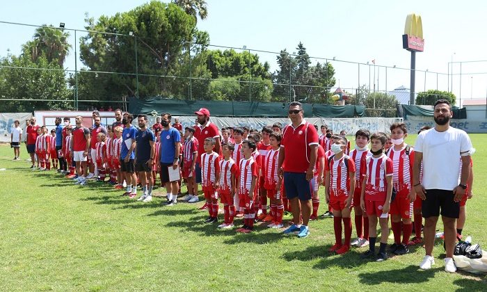 Futbol Okulları Zafer Kupası’nda Buluştu