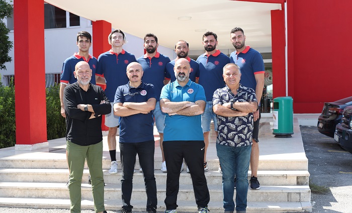 Hentbol Takımı 6 Antalyalı Sporcuya İmza Attırdı
