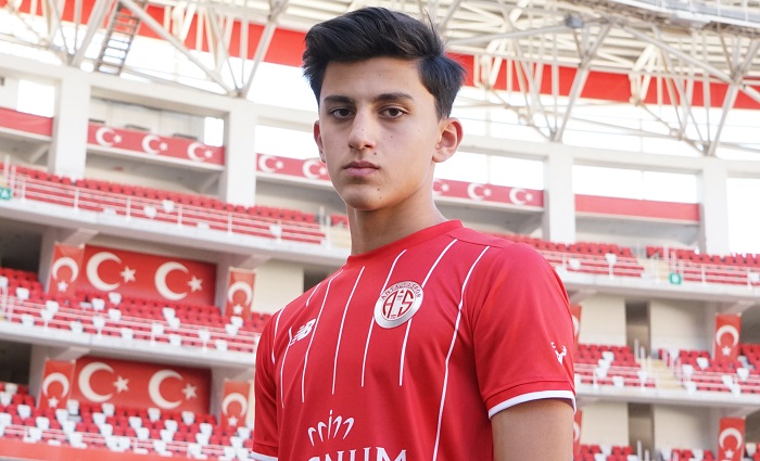 Mevlüt Han Ekelik’e Milli Davet