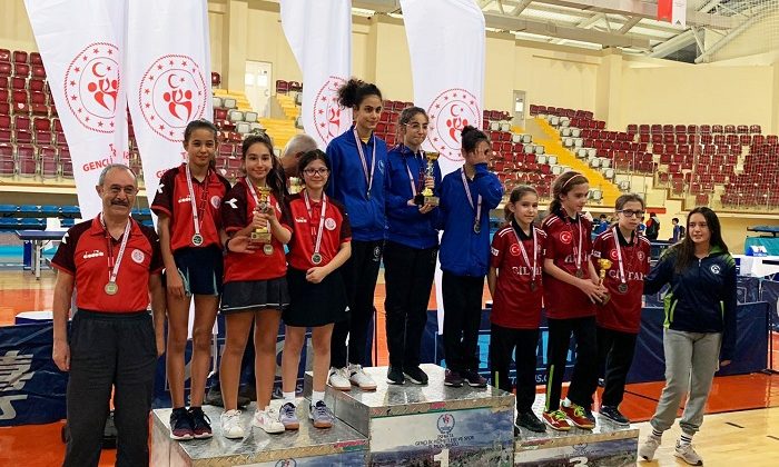 Masa Tenisi Sporcuları Derece ile Döndü