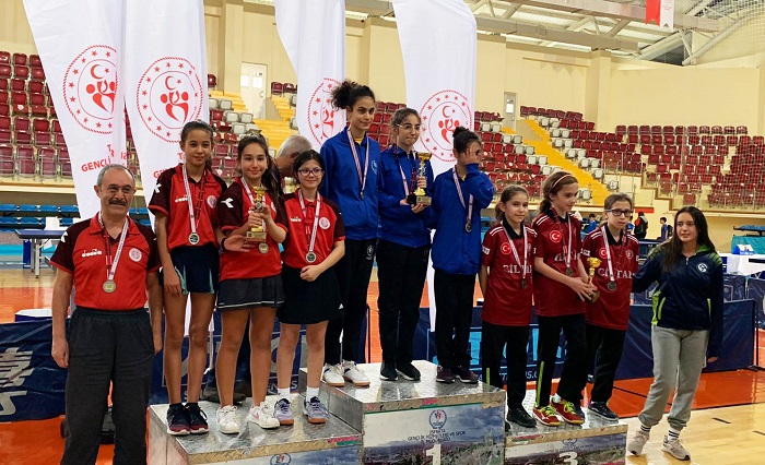 Masa Tenisi Sporcuları Derece ile Döndü