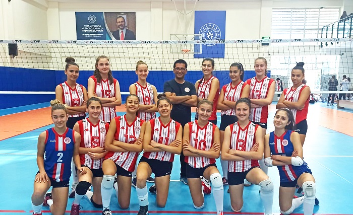 Yıldız Kız Voleybol Takımından Yeni Galibiyet