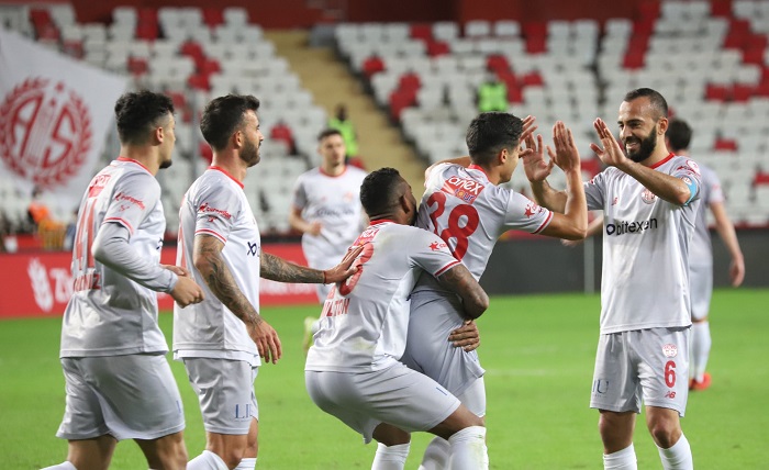 Mustafa’dan İlk Gol