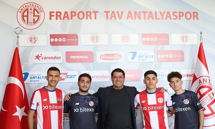 Genç Futbolculardan Beşer Yıllık İmza
