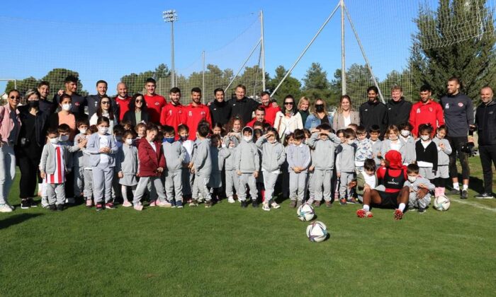 İstek Antalya Okulları’ndan Antalyaspor’a Ziyaret