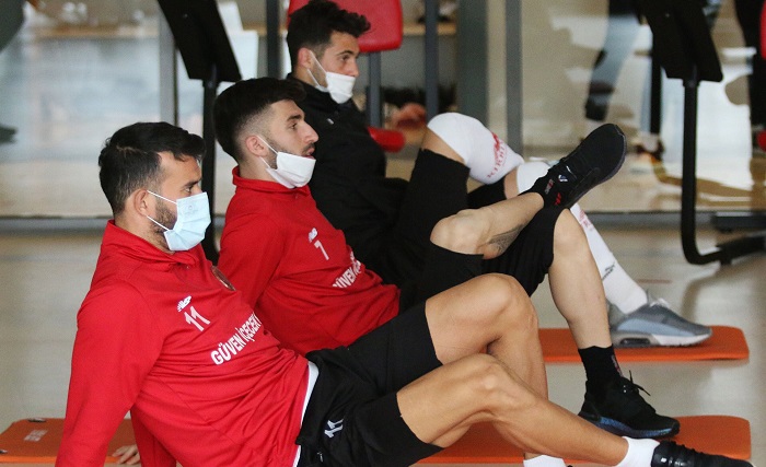 Antalyaspor Yenileme Antrenmanı Yaptı
