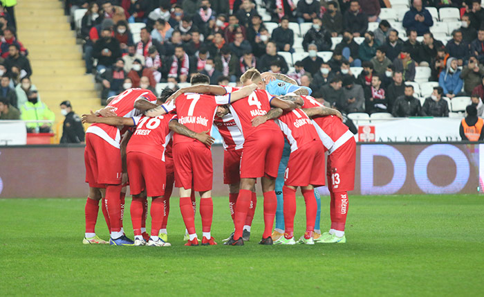 Groenendijk: “Oyuncularımız Harika Bir Duruş Sergiledi”