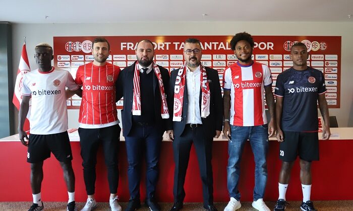 Antalyaspor’dan Dört Yeni Futbolcu İçin İmza Töreni