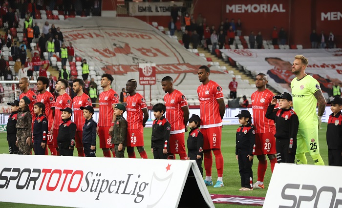 Groenendijk: “Golleri Doğru Anlarda Bulduk”