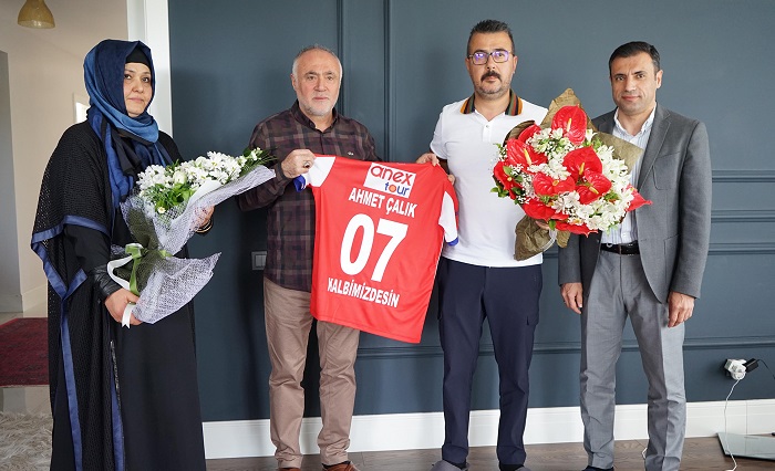 Anneler Günü’nde Duygulandıran Ziyaret
