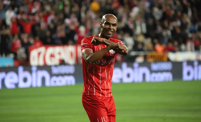 Naldo’dan Nuri Şahin’e Övgü