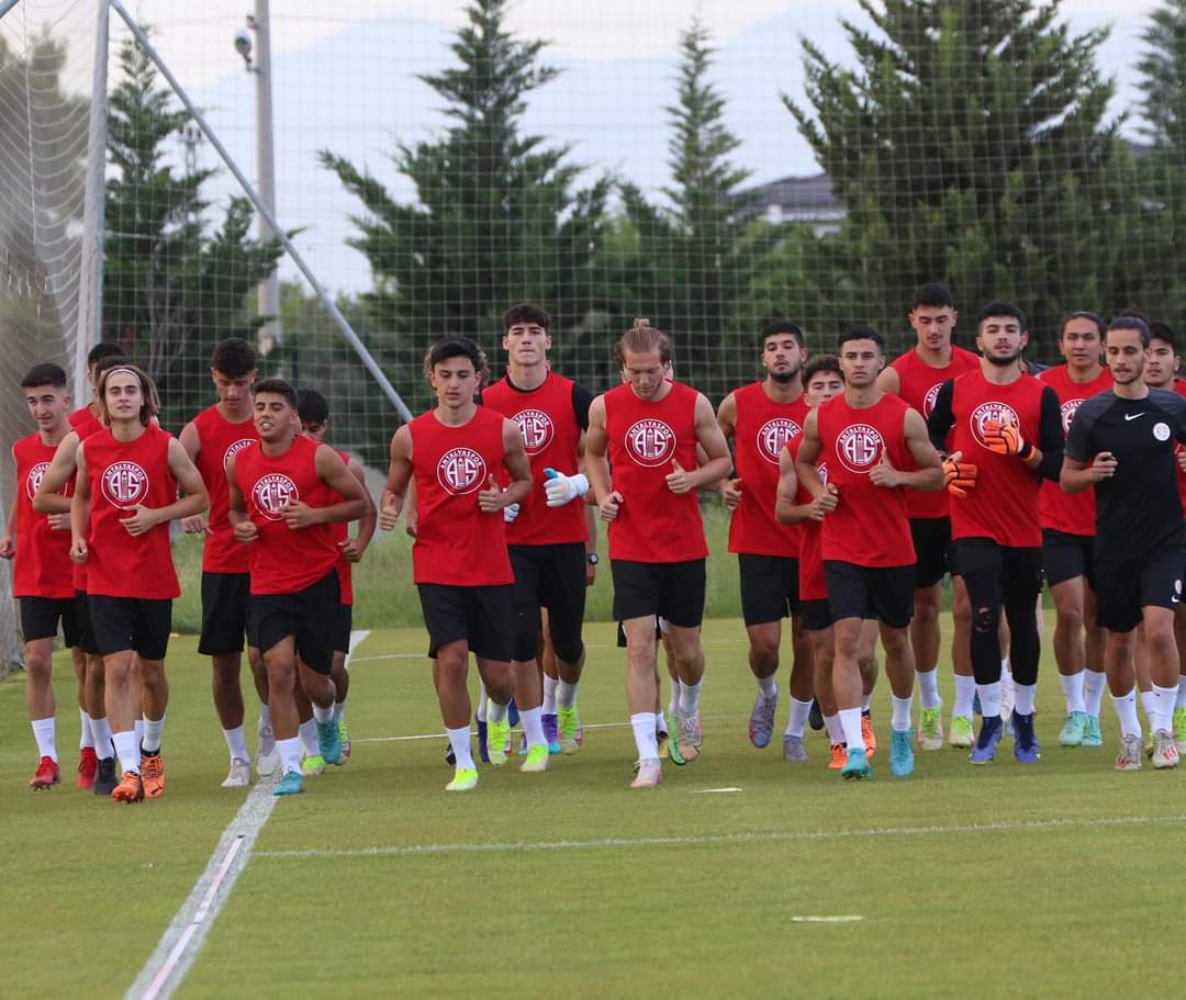 Antalyaspor Yeni Sezonu Gençlerle Açtı