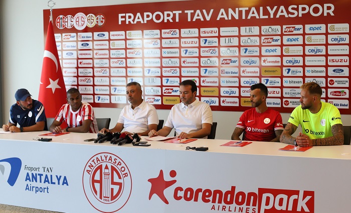 Antalyaspor’da Üç İmza Birden