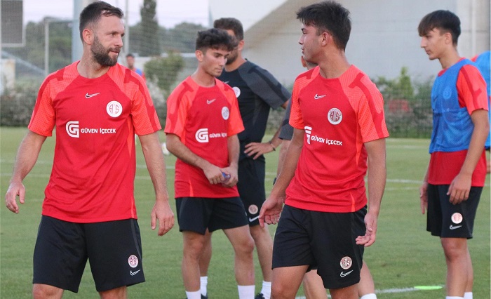 Çalışmalar Akşam Antrenmanı İle Devam Ediyor