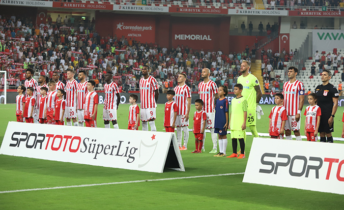 PFDK’dan Doğu Alt Tribüne Blok Kapama Cezası