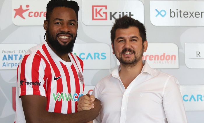 Christian Luyindama İmzayı Attı