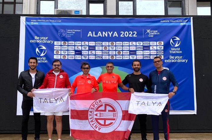 Triatlon Takımı Sezonu Şampiyonlukla Kapattı