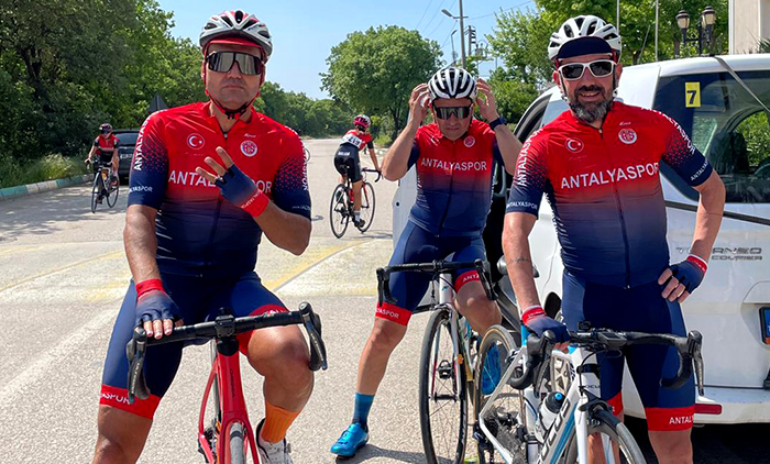 Kırmızı Beyaz Pedallardan İki Üçüncülük