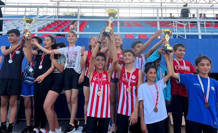 Kırmızı Beyazlı Atletlerden Büyük Başarı