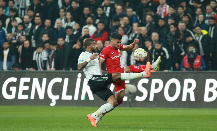 Houssam Ghacha İle Yollar Ayrıldı