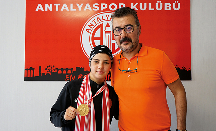 Altın Yumruk Rabia’dan Başkan Çetin’e Ziyaret