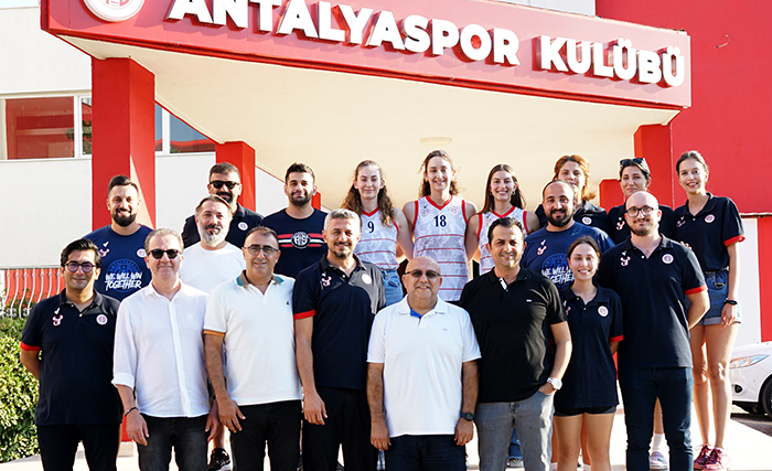 Voleybol Takımından Toplu İmza Töreni